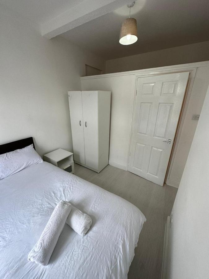 4 Floor New Miles * Londra