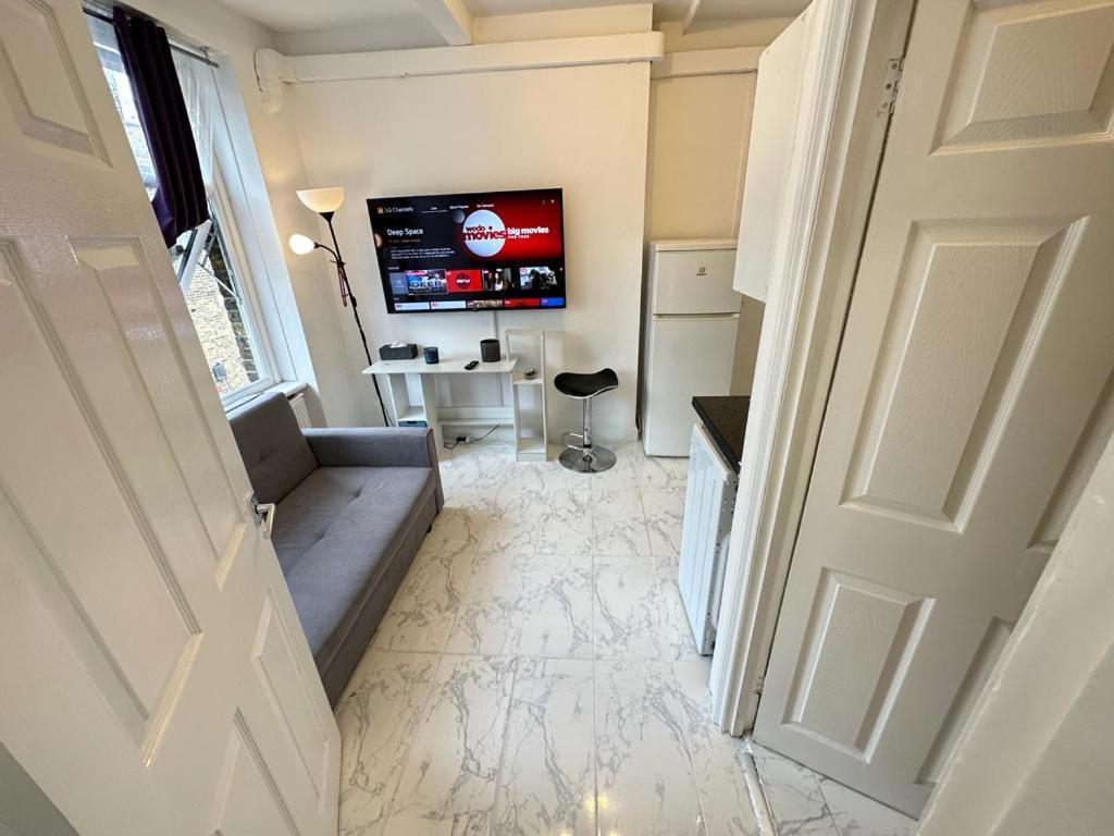 4 Floor New Miles * Londra