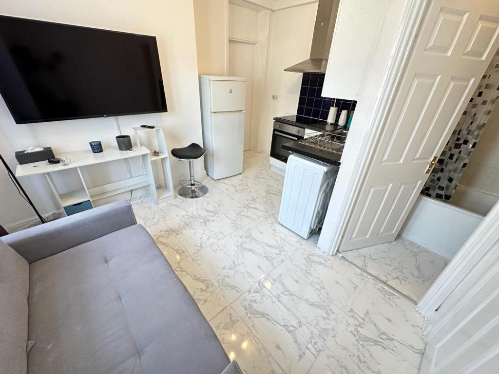 4 Floor New Miles Appartamento